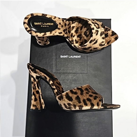 Saint Laurent Suite Heeled Mules in Leopard Velvet Velour - Picture 5 of 15